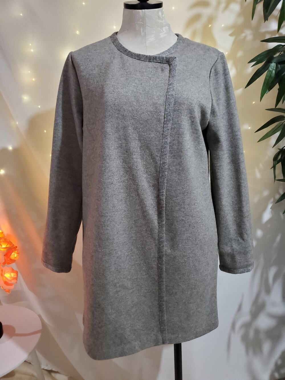 Tahari Wool Gray Wrap Cardigan Sweater Womens Size S Neutral Lagenlook Jacket